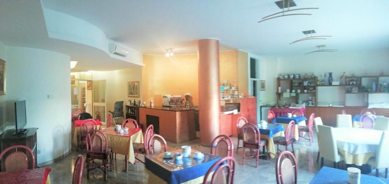 Hotel Kristall San Dona di Piave Bagian luar foto