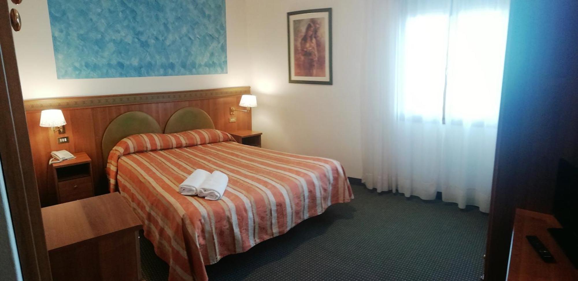 Hotel Kristall San Dona di Piave Bagian luar foto