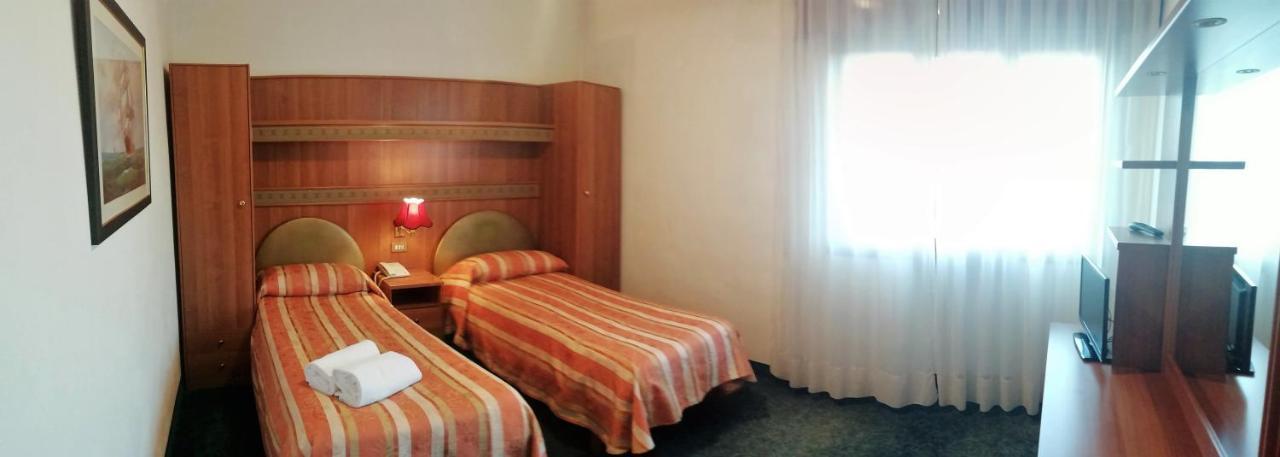 Hotel Kristall San Dona di Piave Bagian luar foto