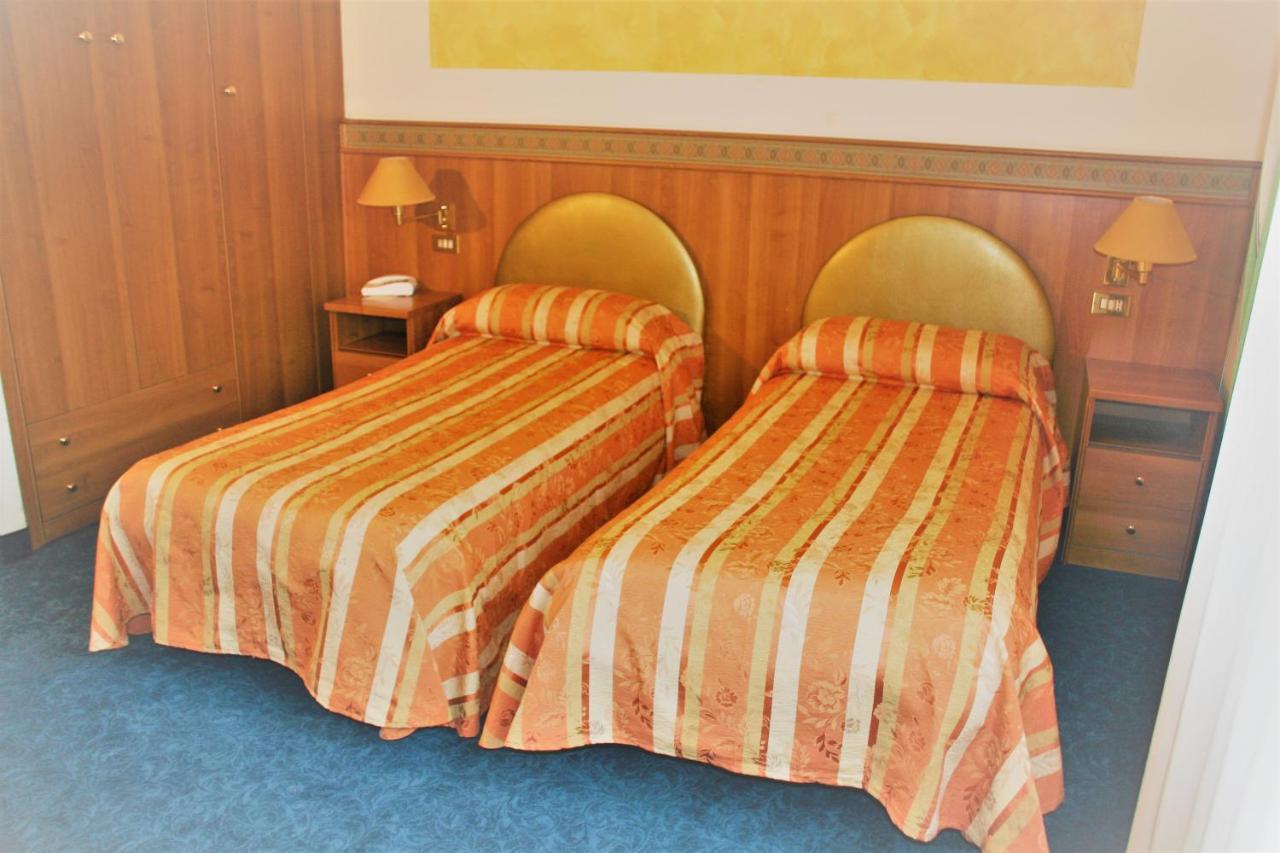 Hotel Kristall San Dona di Piave Bagian luar foto