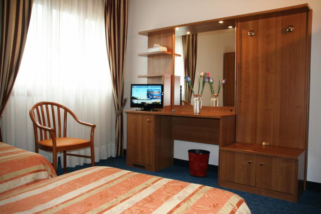 Hotel Kristall San Dona di Piave Ruang foto